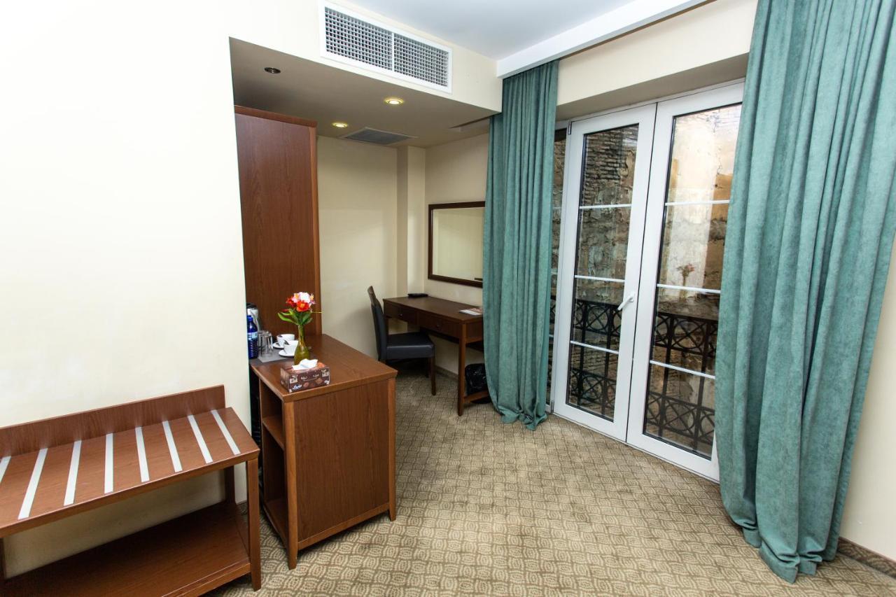 A5 Hotel Tbilisi ภายนอก รูปภาพ